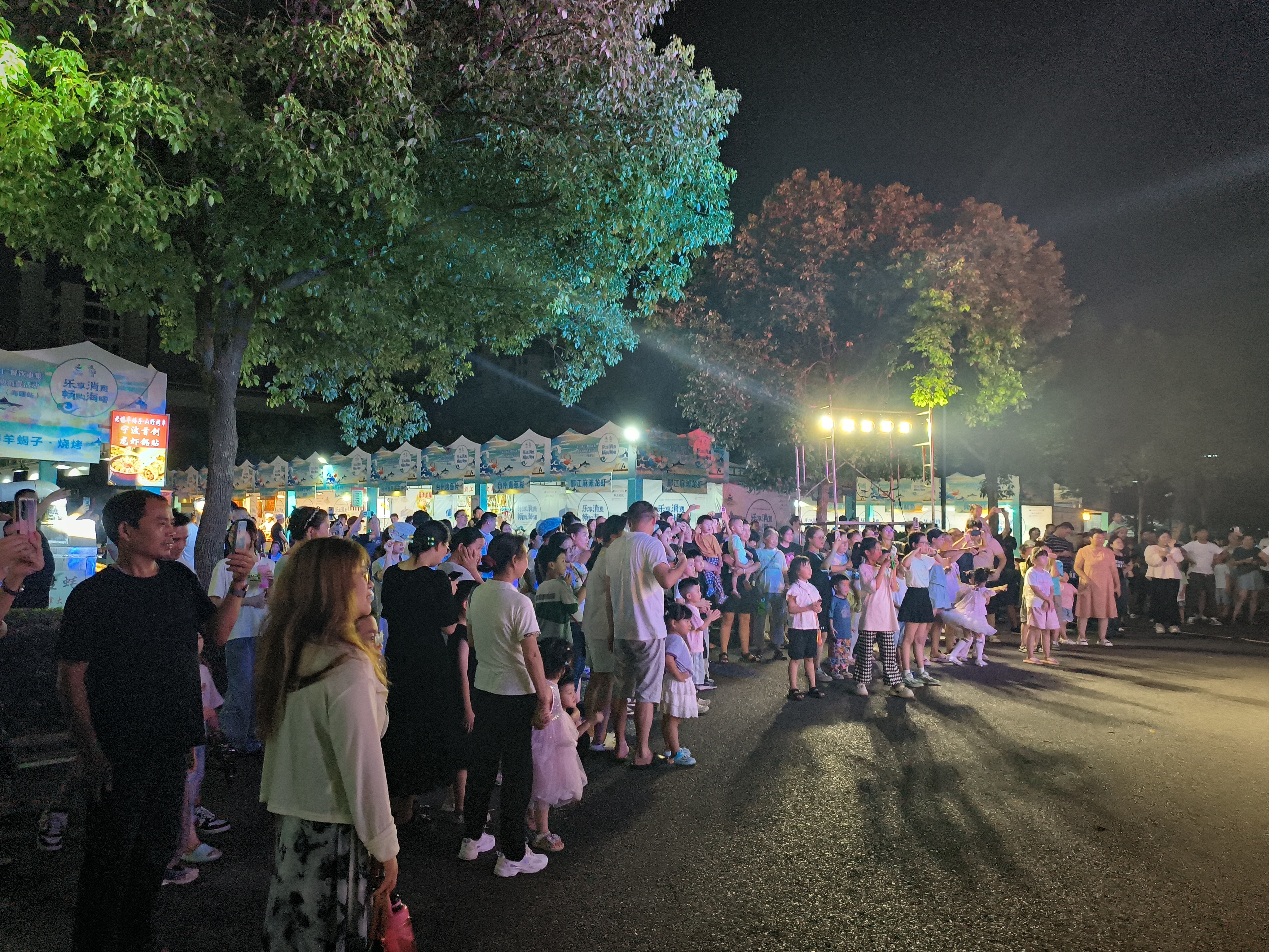 可看、可逛、可吃、可玩！“乐享消费&middot;畅购甬城”2025年“味美浙江”餐饮市集在海曙热力上演