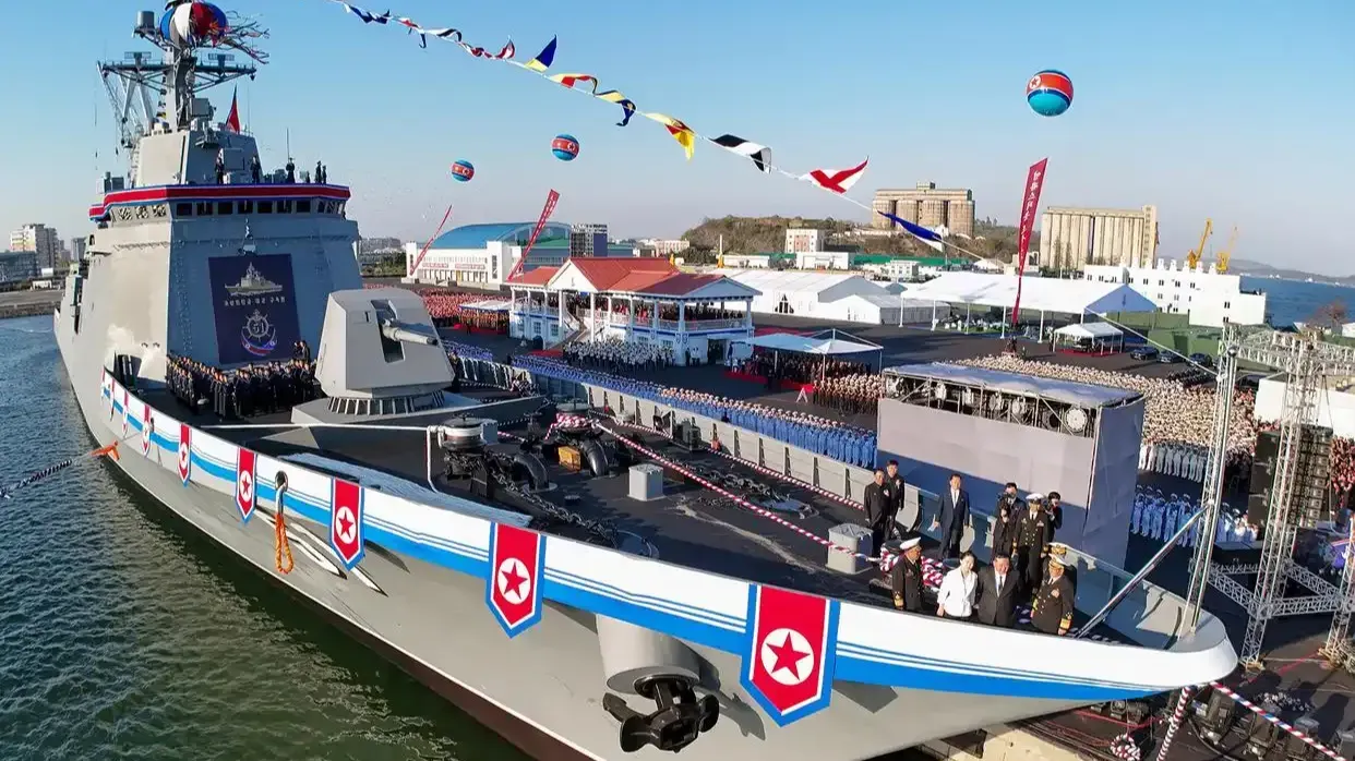 美“死神”无人机长驻韩国，威慑中朝，朝鲜拼416天建造“崔贤级”3号舰