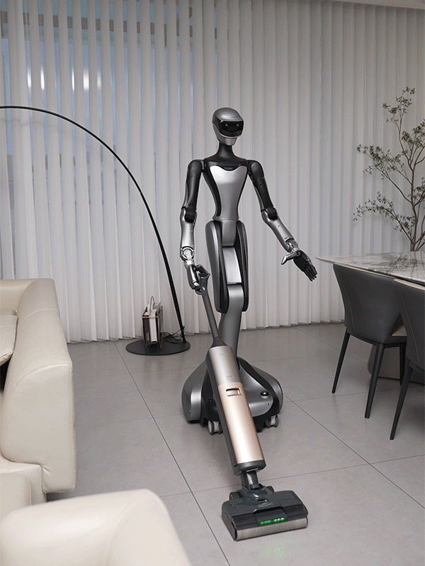 “海娃”亮相家务战场：从会“炫技”到能“干活”的务实突围