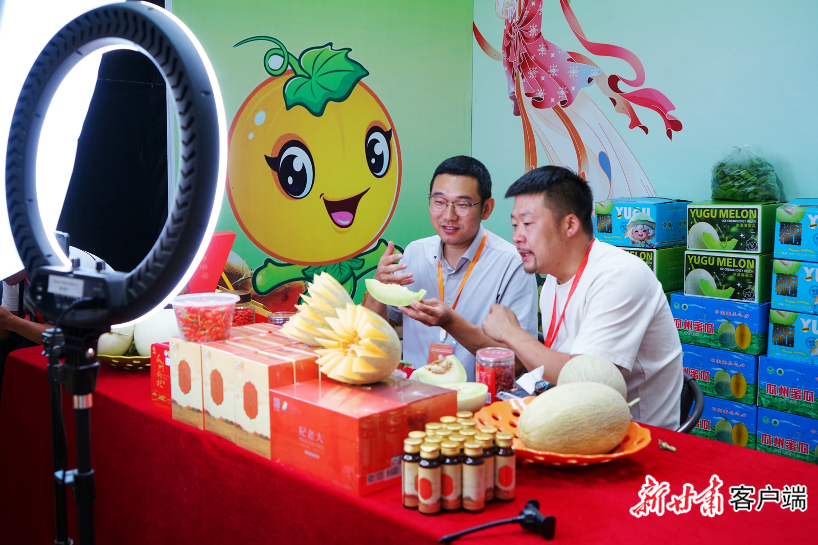 活动邀请了网络主播在线推介甘肃特色农产品 本文图片均由新甘肃·甘肃日报记者董文龙摄