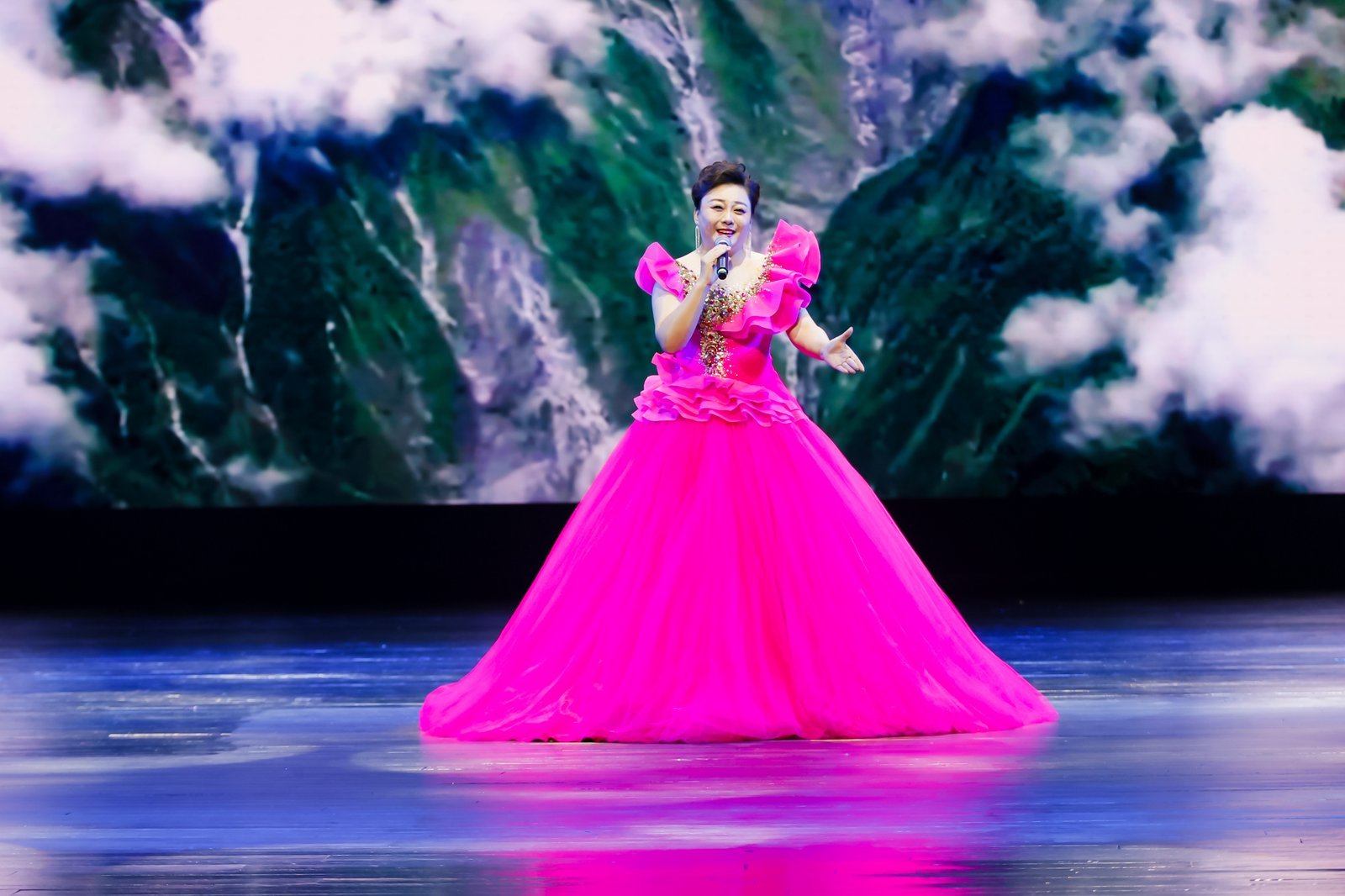 上合组织成员国艺术节专场演出 在青岛盛大举行