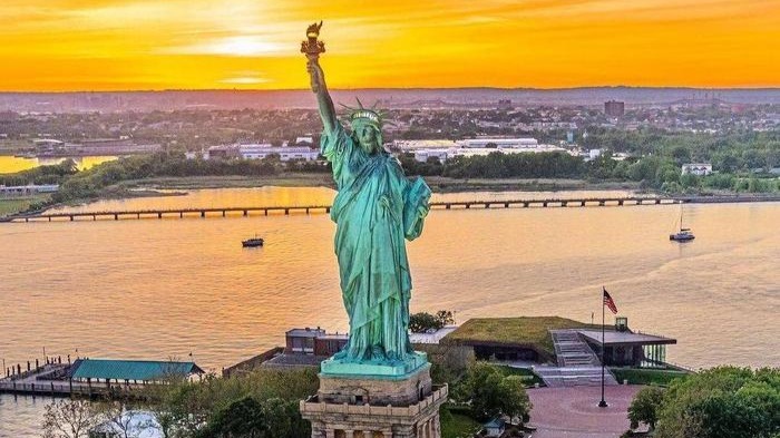 石齐平：美国走上“孤立主义、保护主义、本土主义”，反而伟大不起来