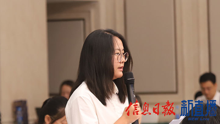 江西日报提问（文颖 摄）