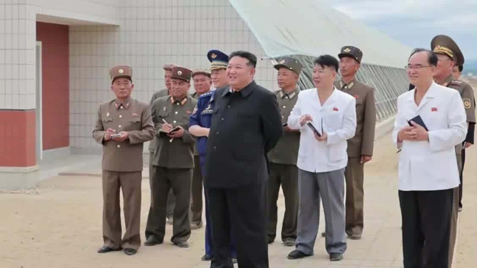 金正恩视察新义州地区在建农场及堤坝