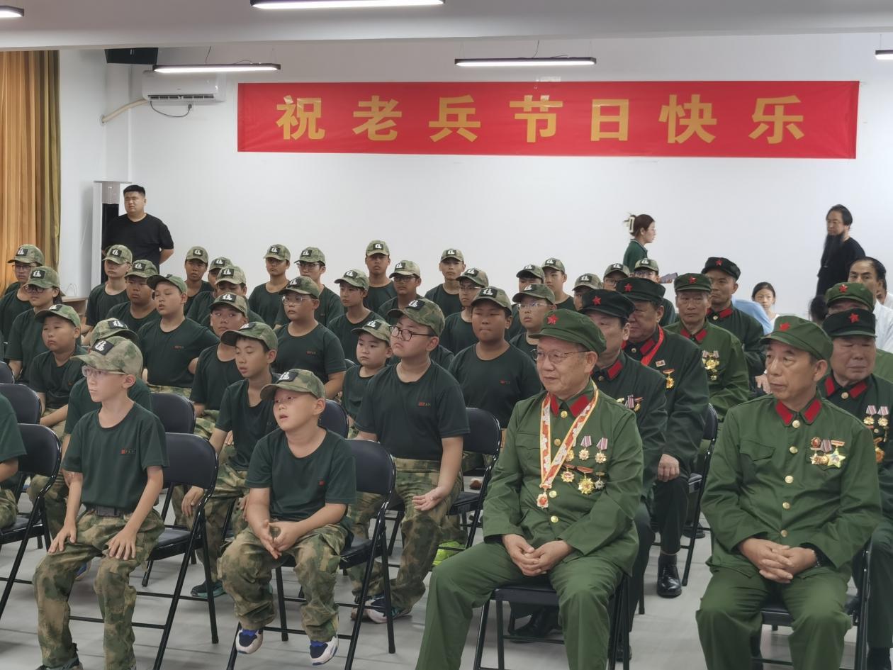 济北黄埔少年军校情系参战老兵开展行走的国防教育课