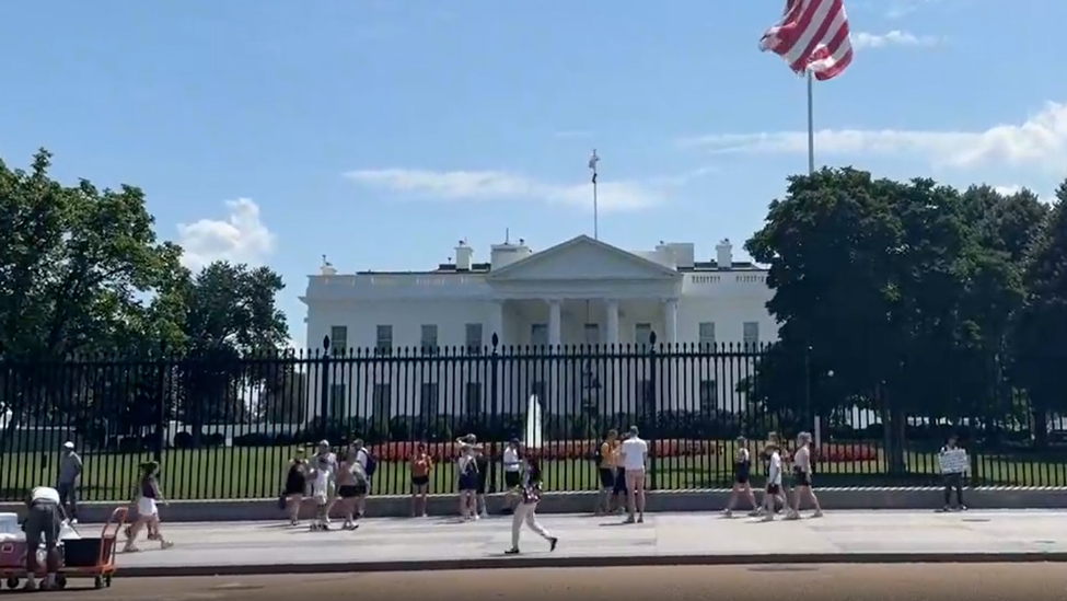 今天在白宫听到中国国歌了！然后一路找到了歌声来源