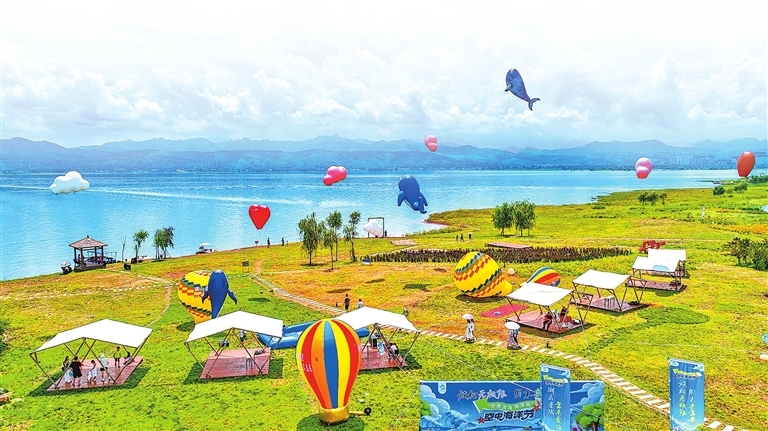 嵩县以陆浑湖为核心，构建起“一湖三环三组团”格局，全域旅游激活乡村振兴。 王铮 李卫超 摄