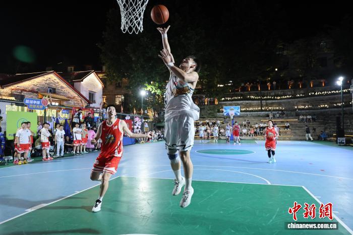 图为江西庐山云端篮球嘉年华活动现场。韩俊烜 摄