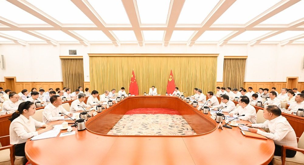 ▲8月1日上午，市委举行全市统一战线暑期谈心活动暨2025年政党协商第一次调研协商座谈会。苏思 摄