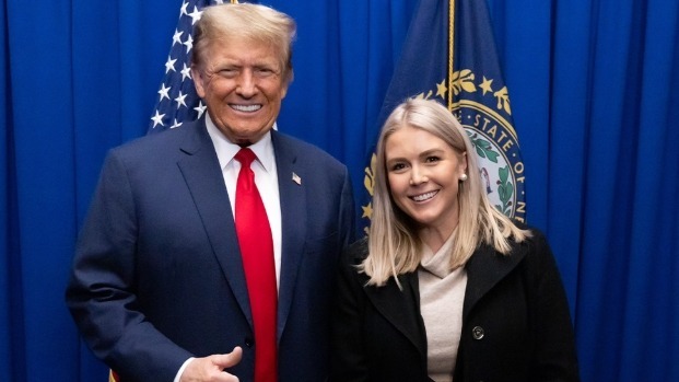 特朗普狠夸白宫发言人：那脸，那脑子，那嘴唇，她像机关枪