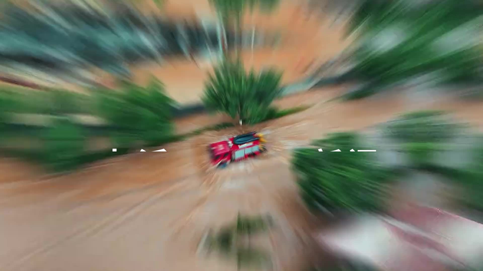 河北暴雨亲历者：镇上到县城道路已通，有人蹚水走5公里找信号