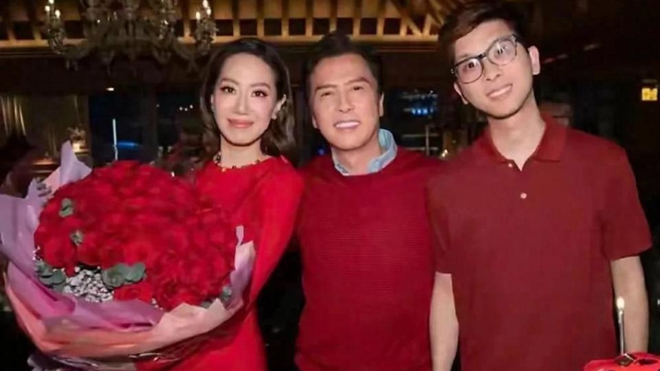 甄子丹和大儿子破冰：曾疑似因万绮雯离婚，却闪婚“假千金”汪诗诗？封面图