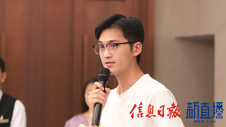 央广网提问（文颖 摄）