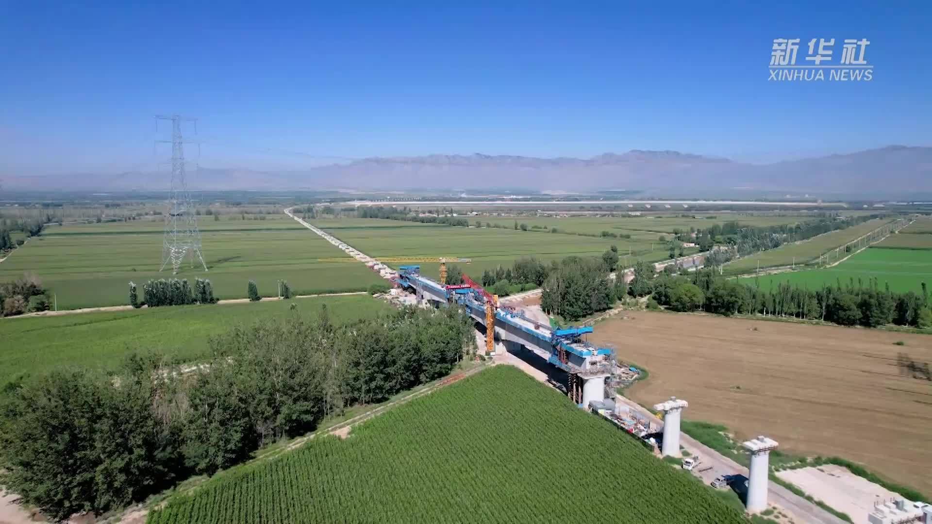 高温下的劳动者｜走近烈日下的高铁建设者