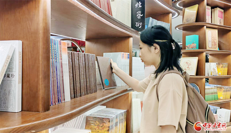 澳门青少年打卡敦煌书局　沉浸式集章太上头