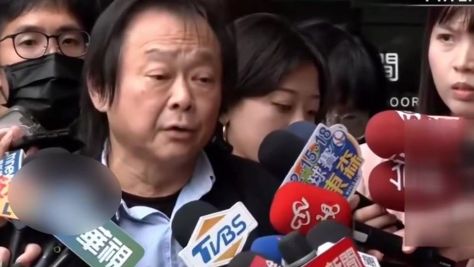 民进党内讧！王世坚送卫生纸，要柯建铭自己“擦屁股”