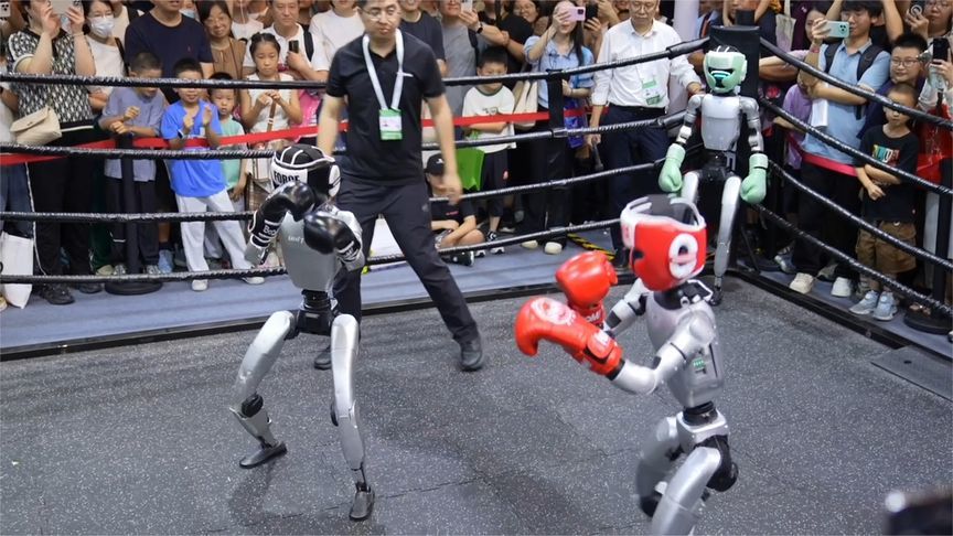 人工智能大会惊现“机器人版李小龙”？宇树格斗机器人炫酷对战