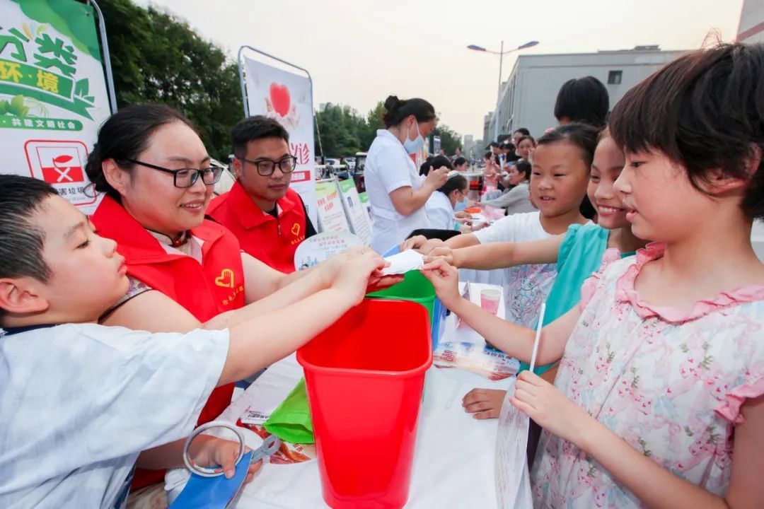 徐州鼓楼区“文明夜市”点亮星空！