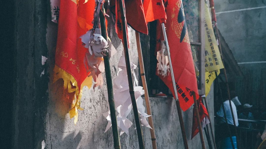 为老君殿提笔写联、祭祀队兵马将帅旗