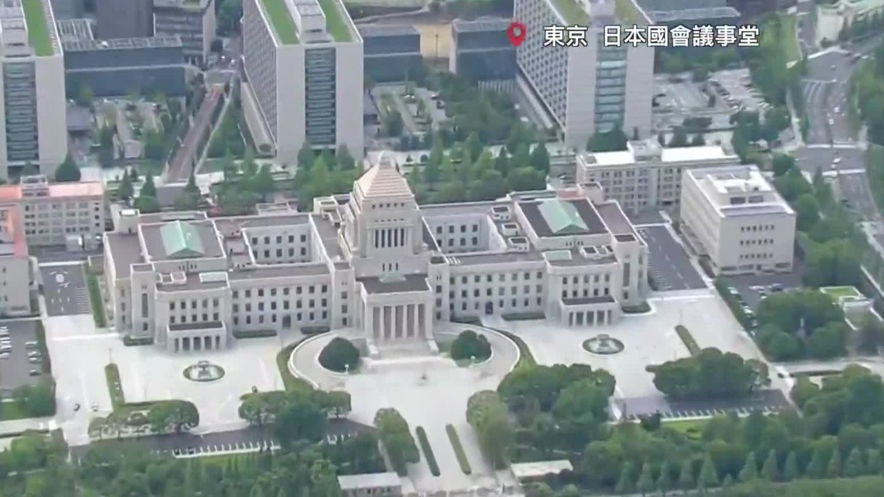 政治演变在日本建筑上留下了哪些鲜明印记？