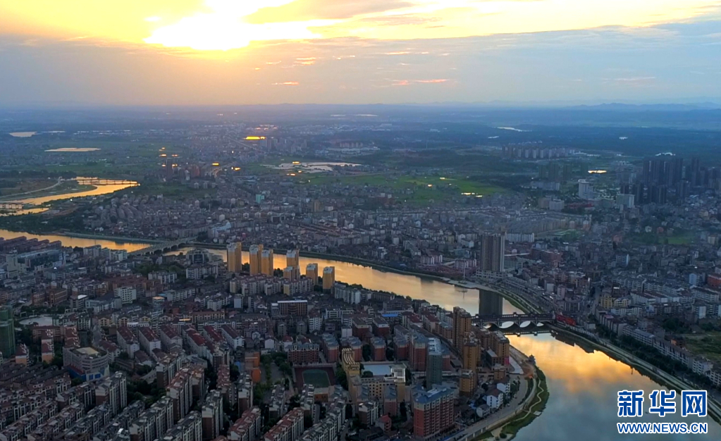 航拍江西崇仁县（资料图）。新华网发