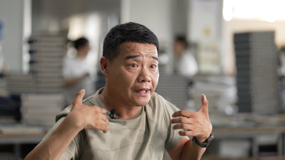 脑瘫厂长陆鸿：现在什么生意都不好做，每天能睡5个小时就是奢侈品