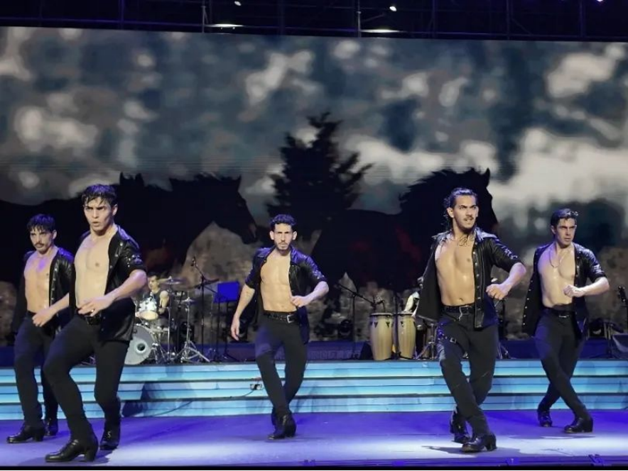 南美烈焰持续在青岛西海岸新区金沙滩啤酒城燃烧！