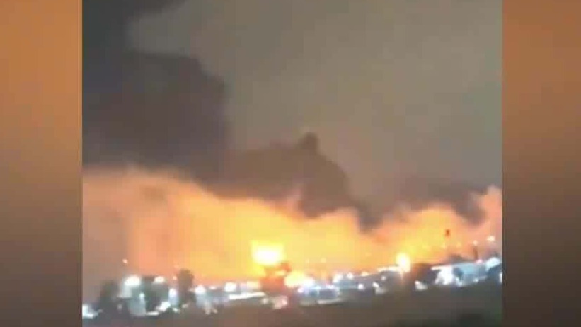 俄罗斯索契油库遭乌军袭击起火