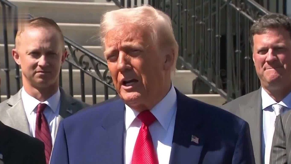 特朗普：一周左右将宣布半导体和药品关税