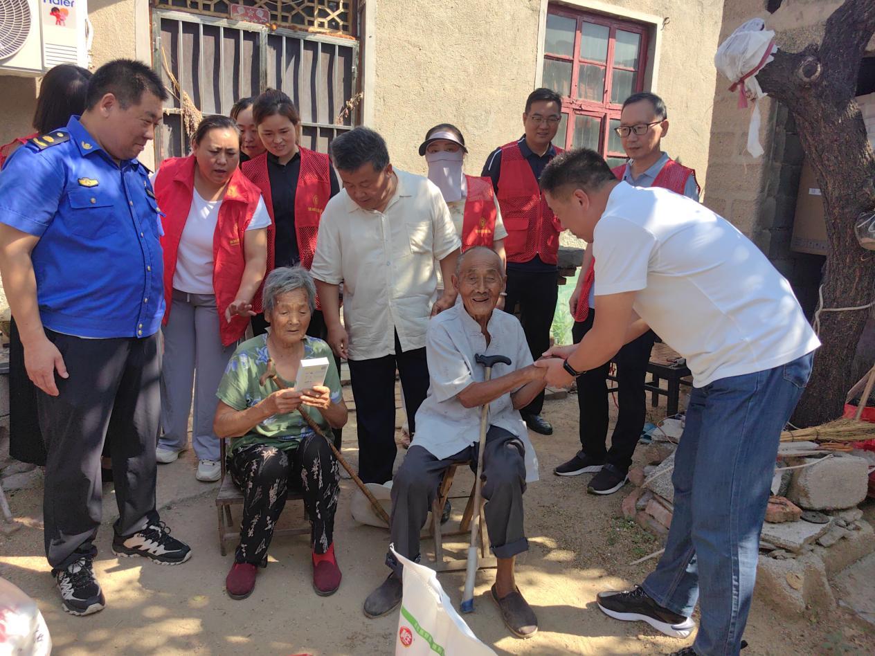 邹城市张庄镇走访慰问参战老兵