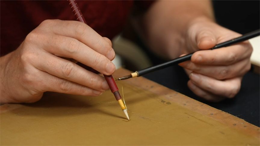 挑战敦煌古老截金工艺，英国观察员现场崩溃喊放弃