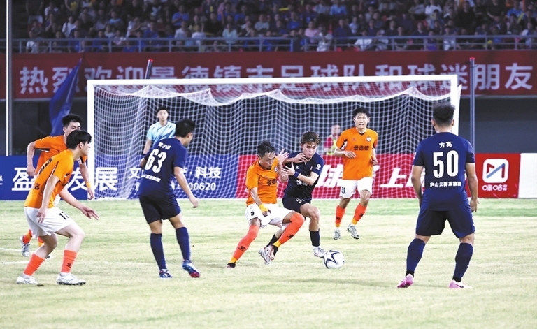 主场3：0轻取景德镇队。（九江日报记者 欧阳海员 摄）