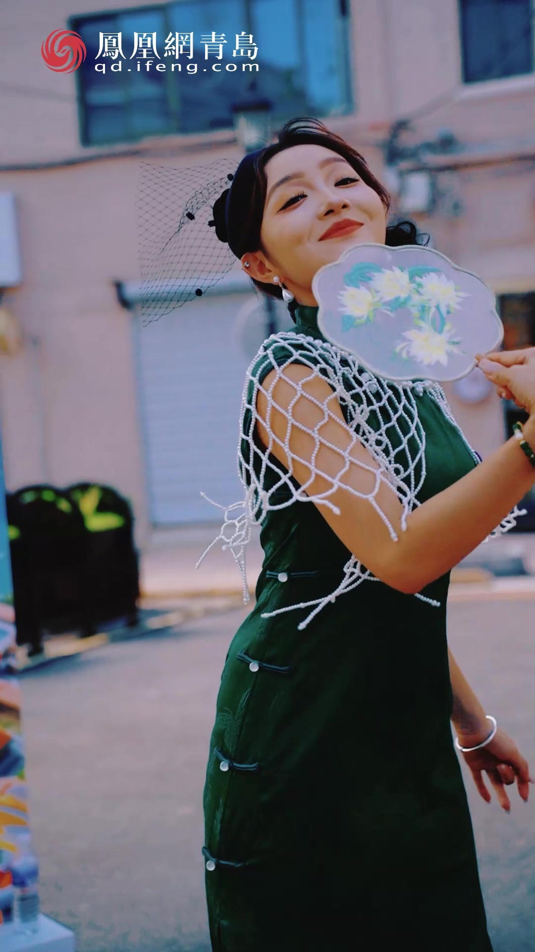 凤凰视频|穿越回民国干杯，老城啤酒节的复古浪漫