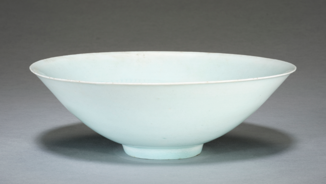 宋青白釉刻花婴戏莲花纹碗故宫博物院藏