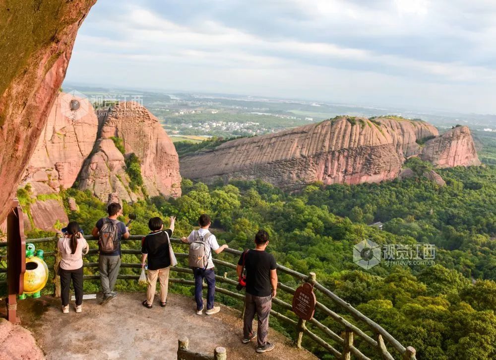 龜峰景區（視覺江西 胡敦煌 攝）