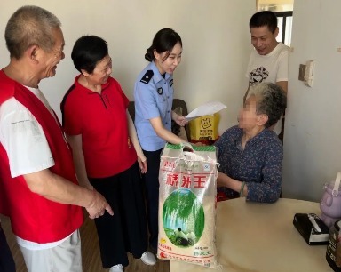 “00后”女警董佩珏：守护“夕阳红”的青春力量 