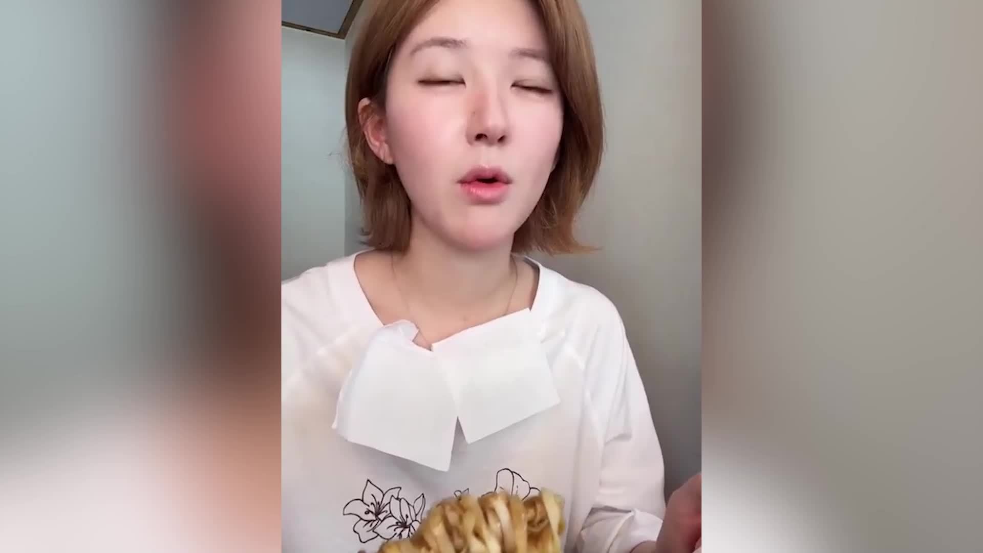 赵露思直播带火面铺，合伙人：一上午卖了几百份，不会涨价