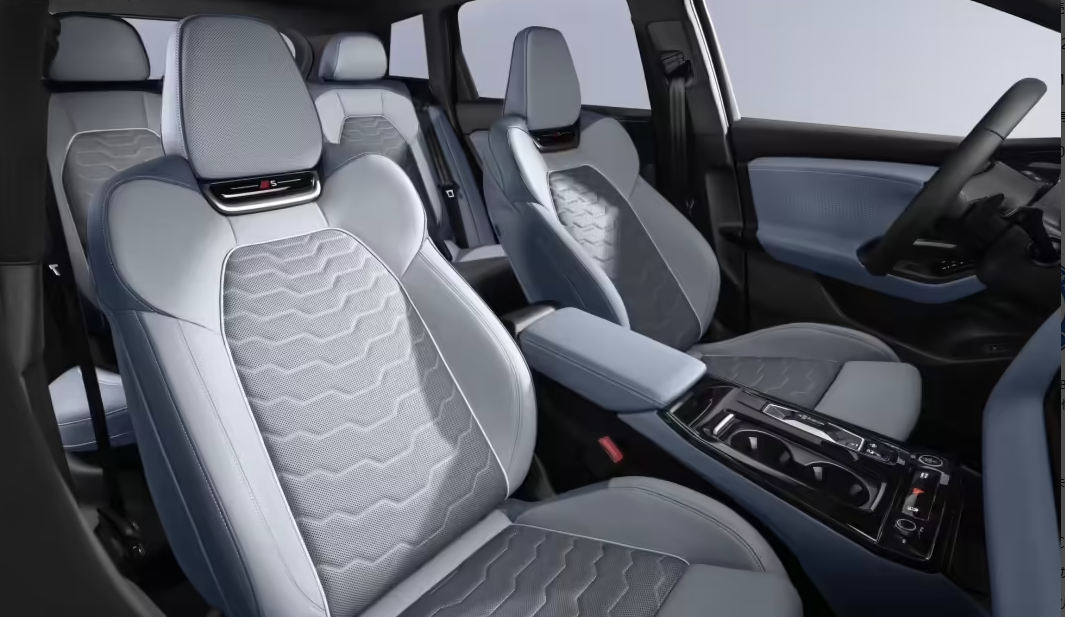 一汽奥迪Q6L e-tron家族上市:深度定制华为乾崑智驾技术 售价34.88万起