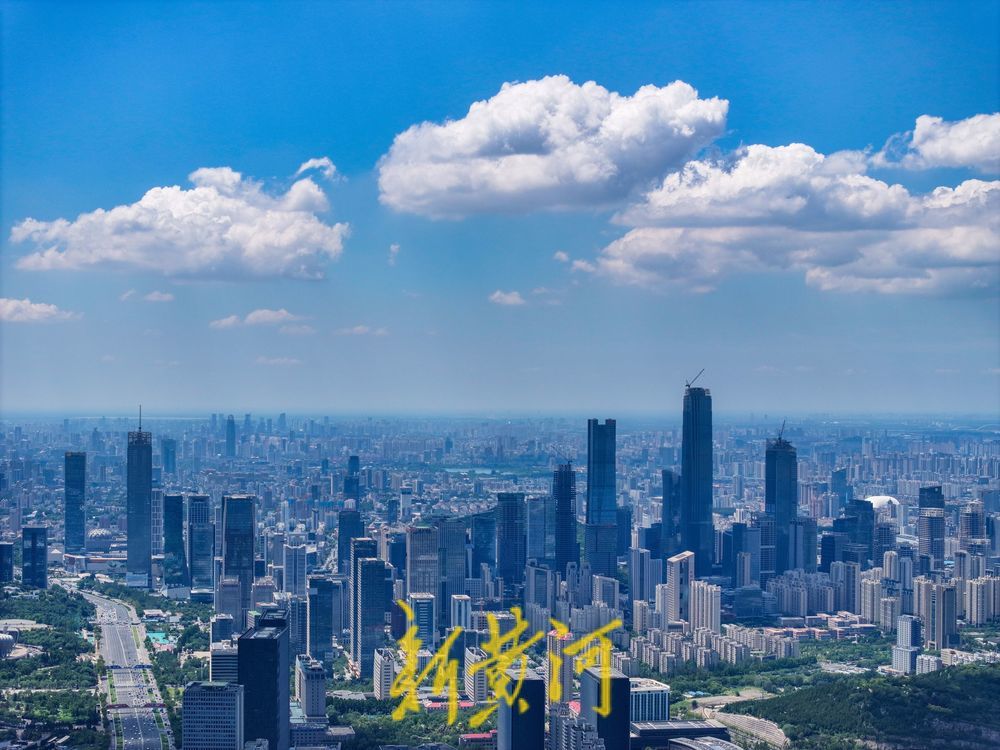 云卷云舒，活力盛夏！现代与自然交织的泉城夏日盛景 