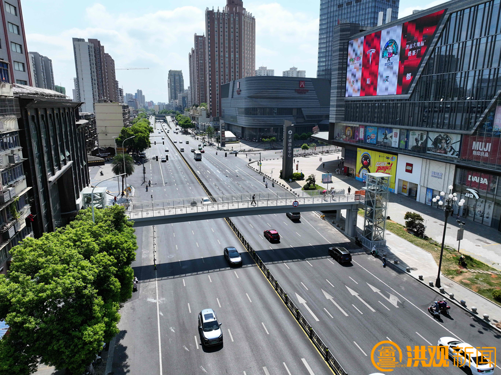 南昌十字街人行天桥完工并投入使用