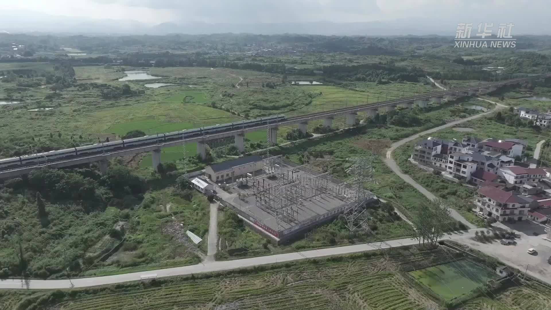 “铁臂巡守”“CT扫描”——中国高铁运维机器人又亮“黑科技”