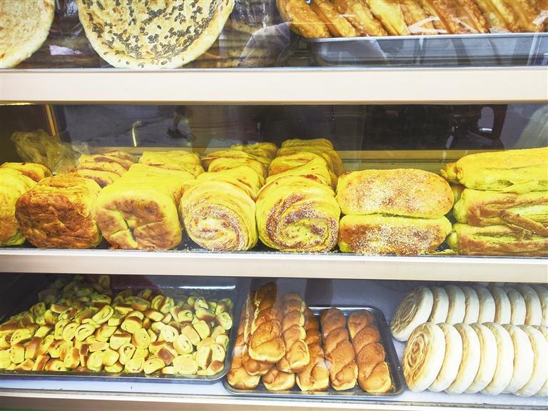 菜市场里的各种馍馍