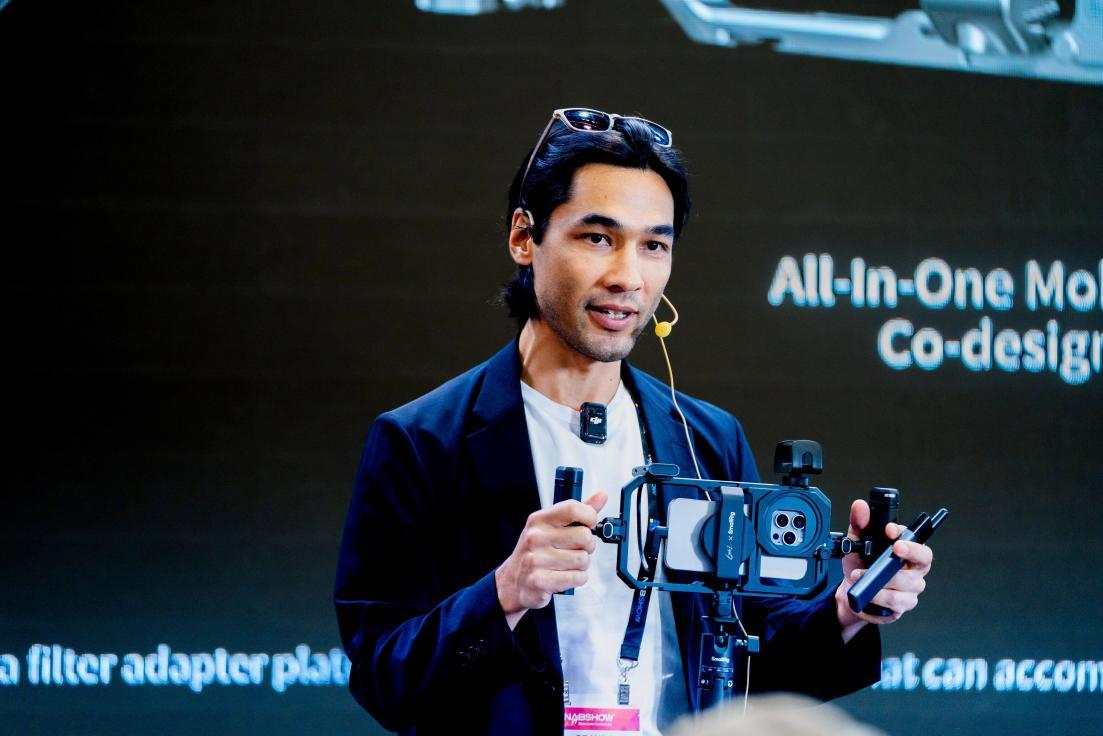 (海外红人BrandLi展示与SmallRig斯莫格共创产品)