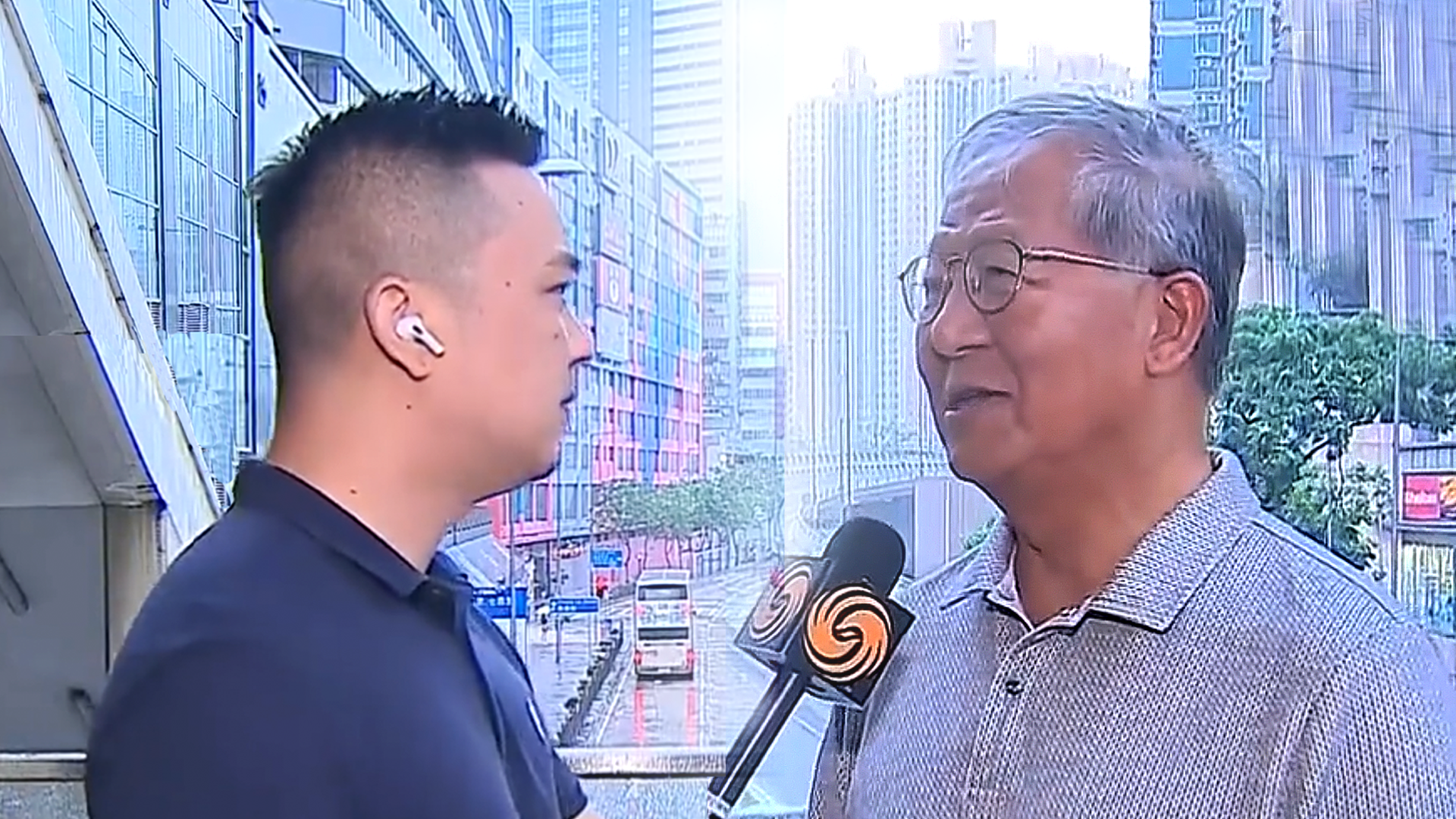 香港六小时内两度发“黑雨”警告！香港专家揭“列车效应”这一罪魁祸首