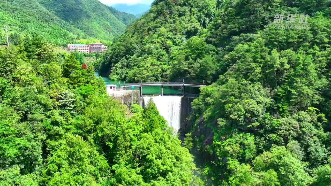 西关水库：青山如画框 碧水作诗笺