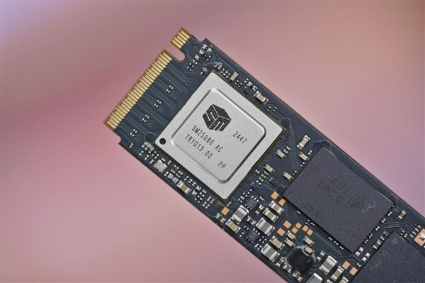 英睿达速度最快的Gen 5 SSD!T710 2TB图赏