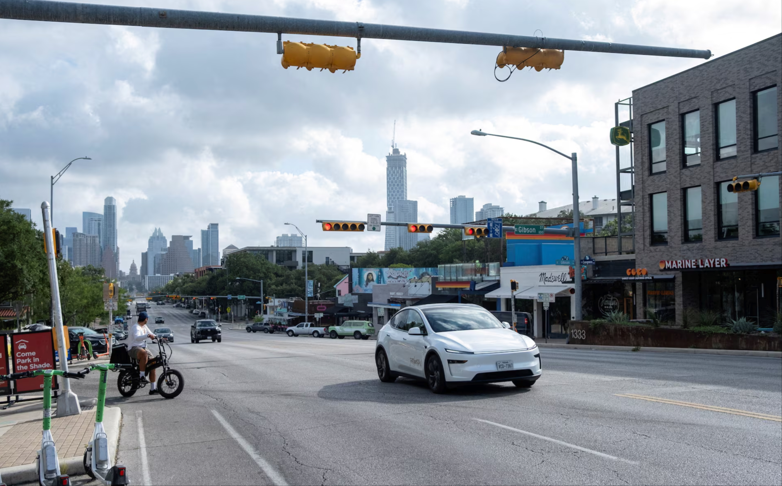 特斯拉自动驾驶出租车