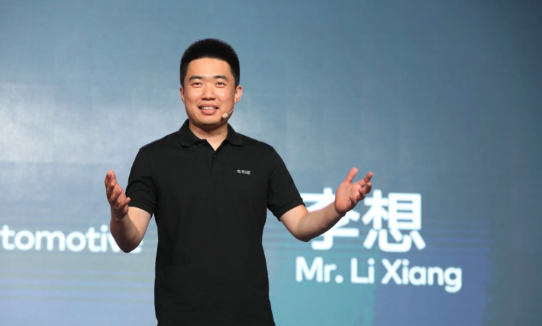 理想i8撞卡车“口水战”背后,李想面临多重挑战