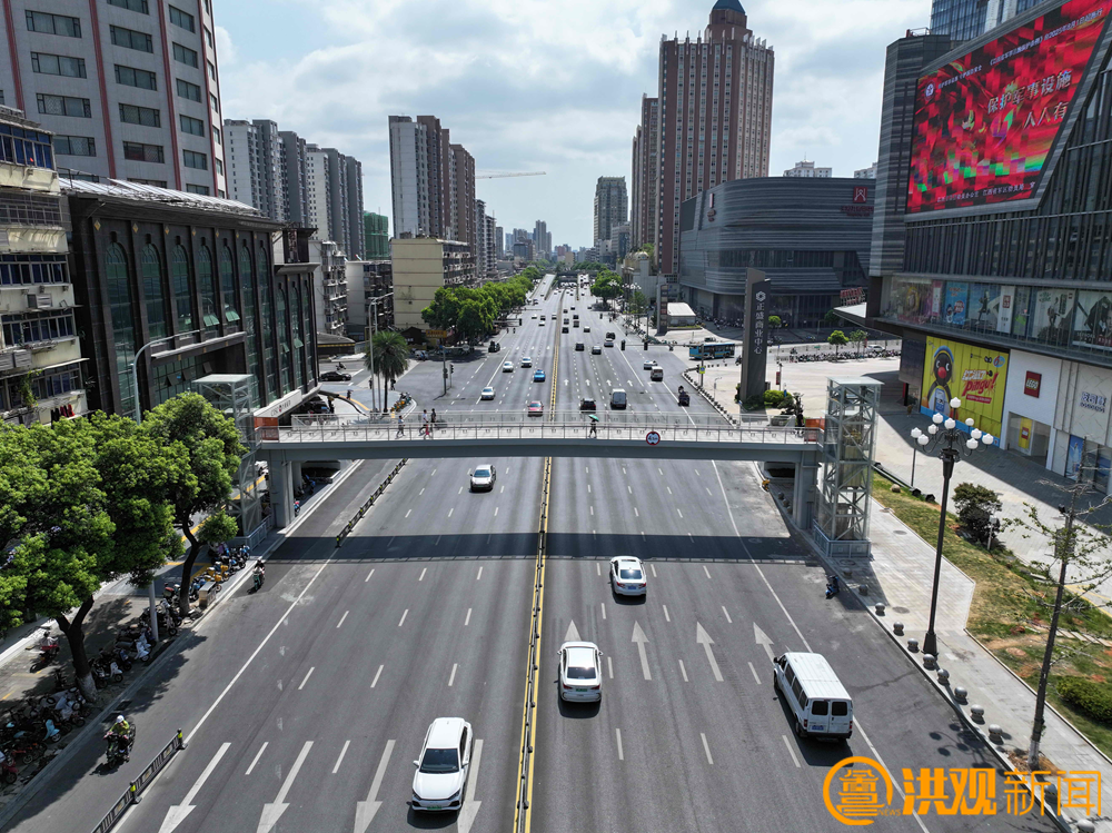 南昌十字街人行天桥完工并投入使用