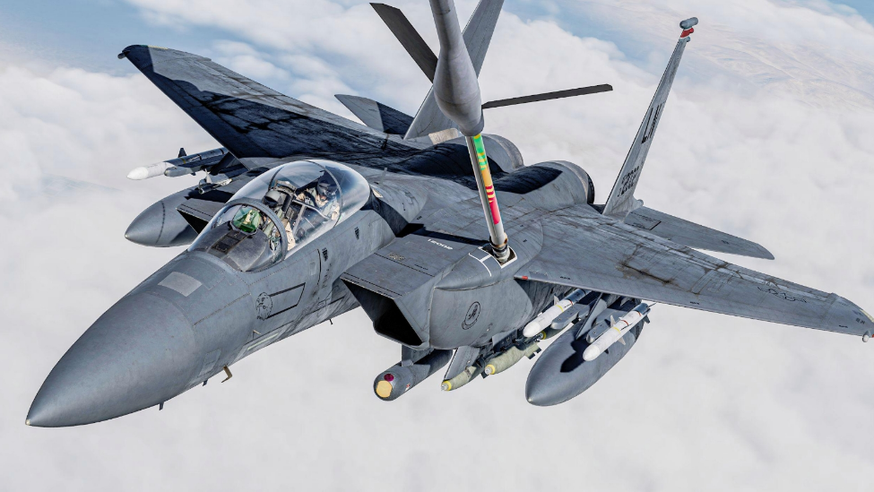 这次行动是最新F-15EX战斗机“永久部署嘉手纳基地”前的临时轮换部署计划。